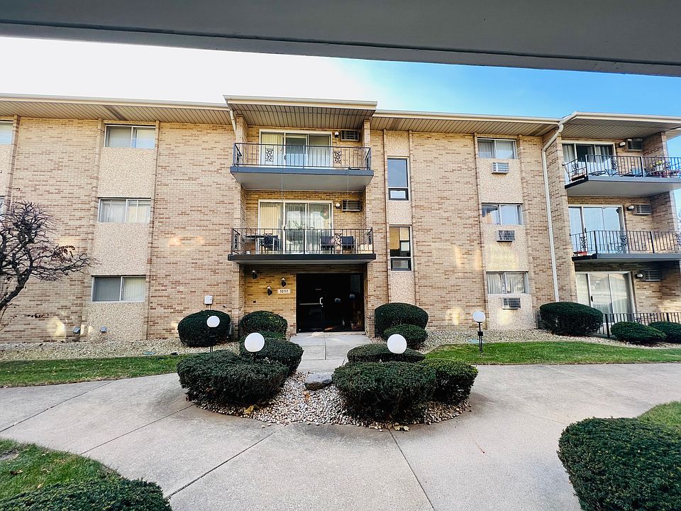 1st image of 10117 S Cicero Ave APT 203