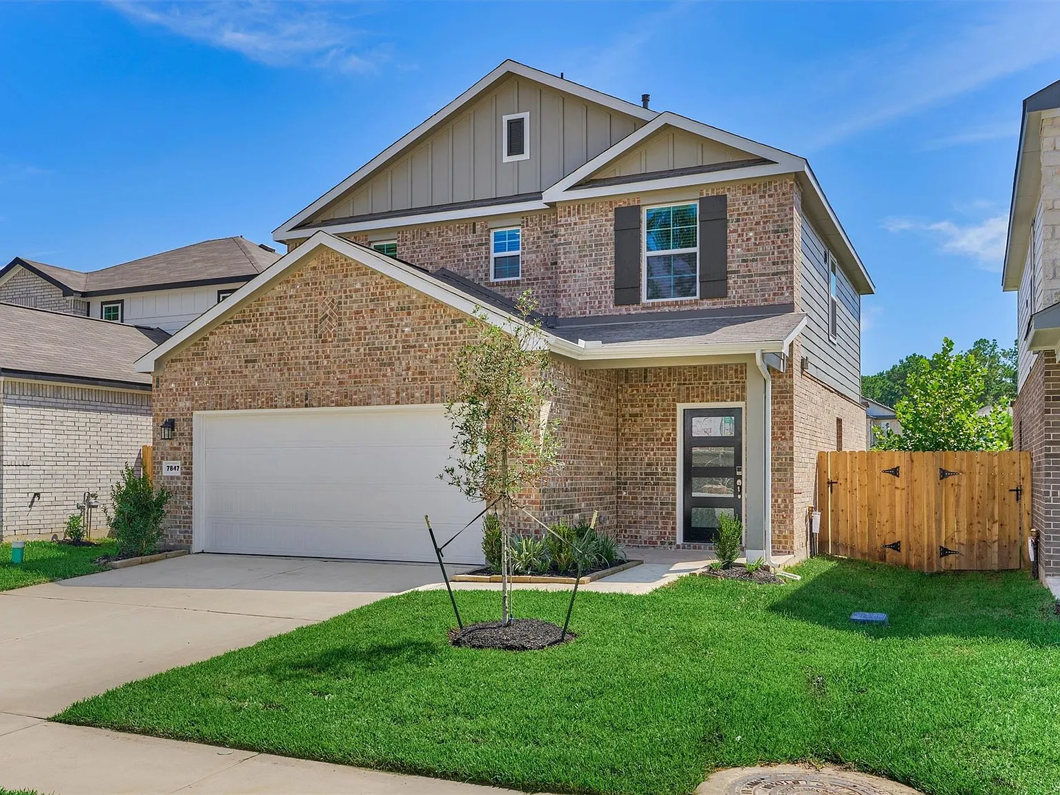 3 bed, 2.5 bath, 1678 sqft, $2,300 — Photo 2