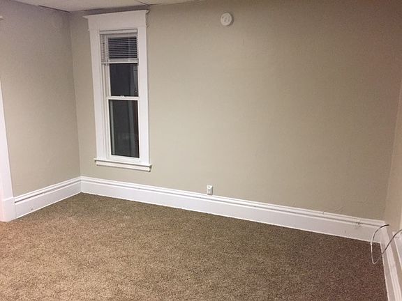 4th image of 901 Alpine Ave NW APT 1