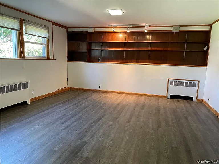 2 Stuart Dr — Photo 13