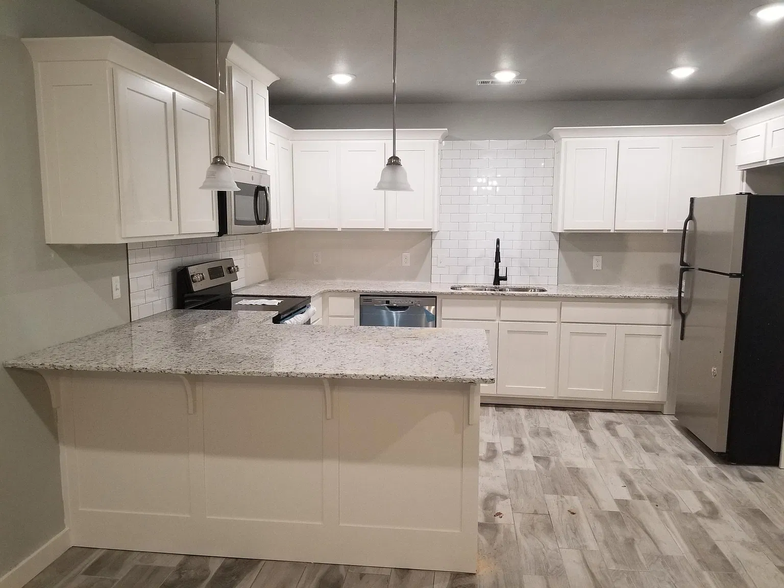 3 bed, 2.5 bath, 1400 sqft, $1,475 — Photo 2