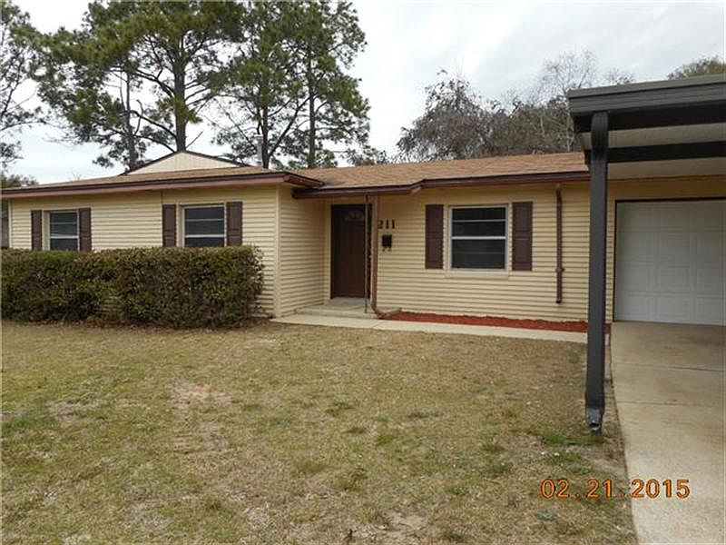 1st image of 211 Broussard St