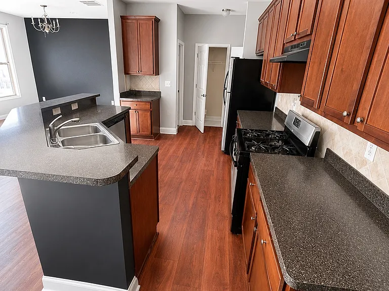 1805 Orange Grove Pl — Photo 4