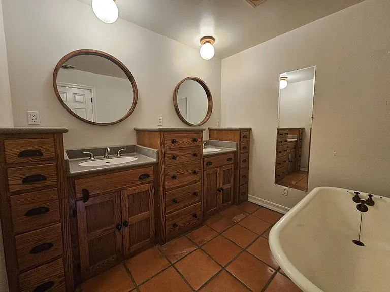 22530 Rolling Meadows Dr — Photo 41