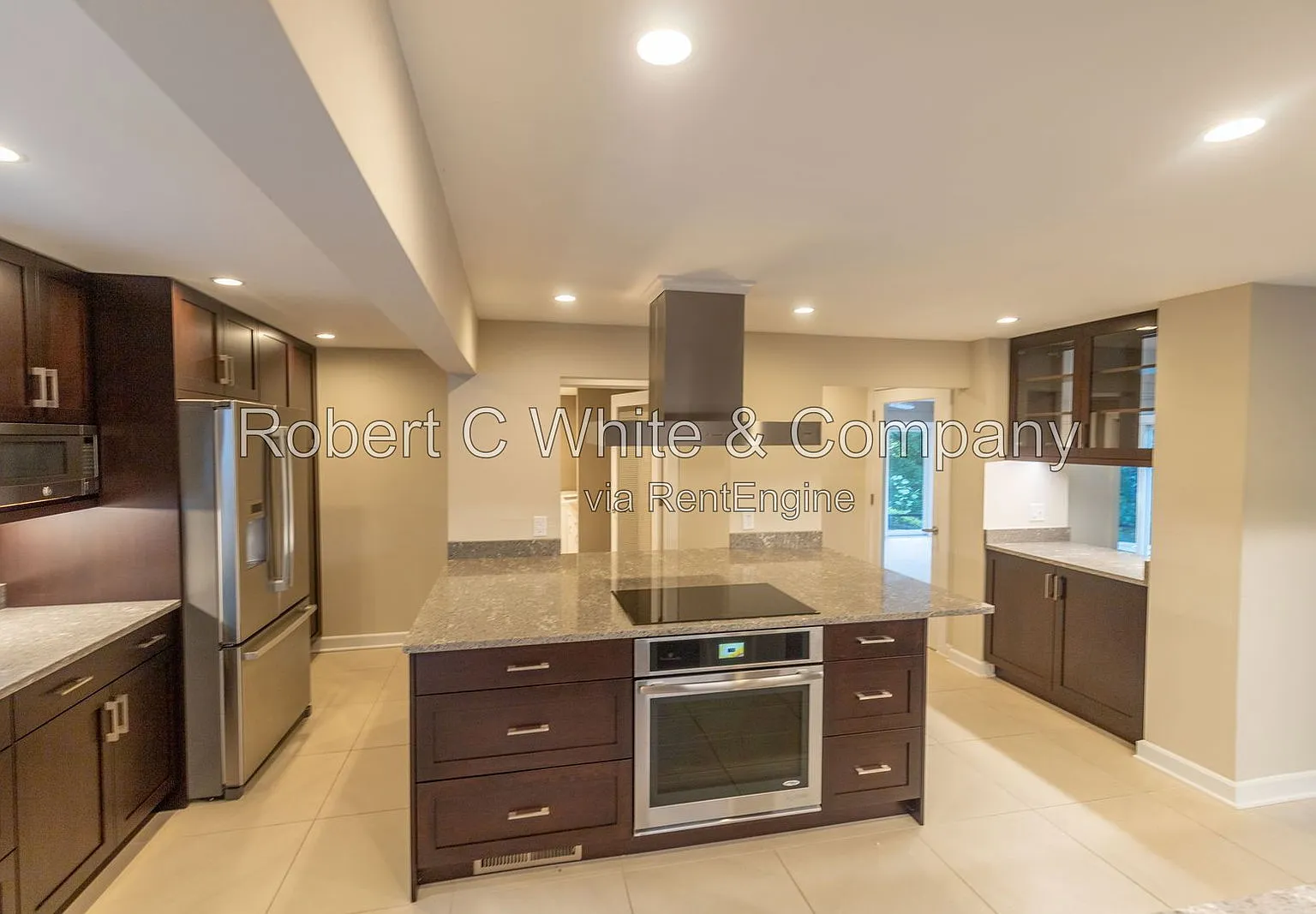 3 bed, 2.5 bath, 2448 sqft, $3,540 — Photo 4