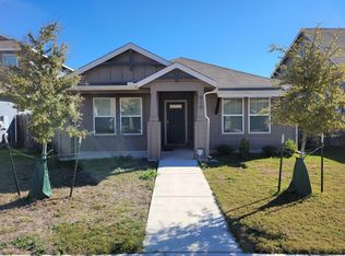 910 Main St, Hutto, TX 78634