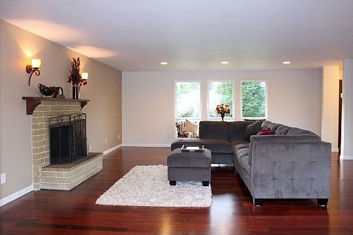 5th image of 830 Meadow Dr SE