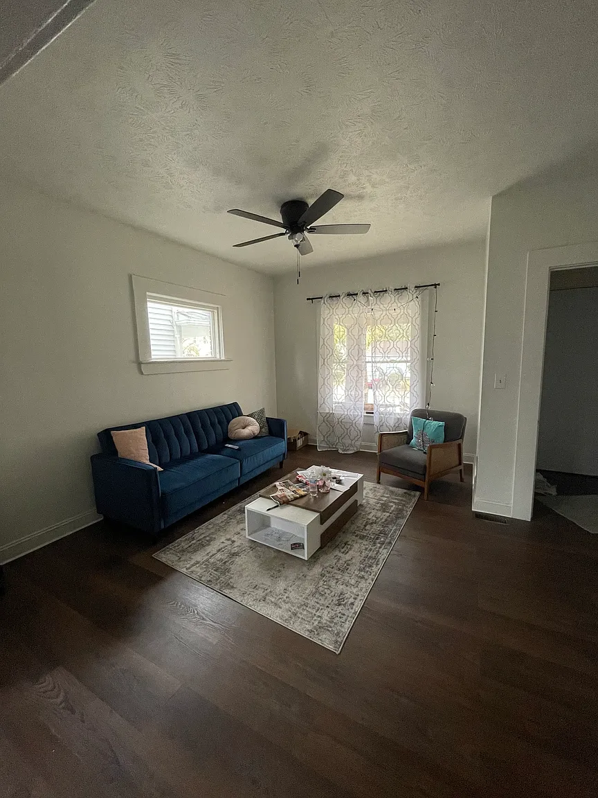 1471 E 118th St #1471 photo 1