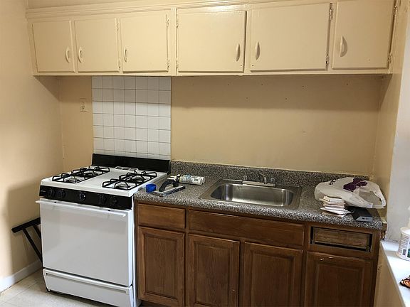 3rd image of 60 Crawford St APT 5