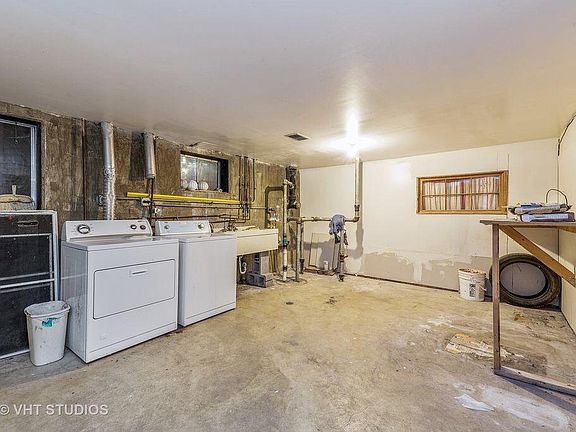 Basement with Shared Washer and Dryer