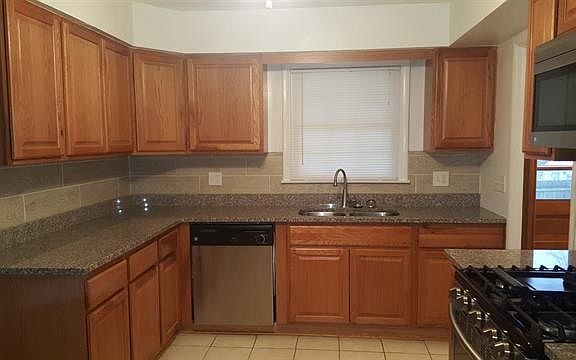 2nd image of 3529 Carolina Ave