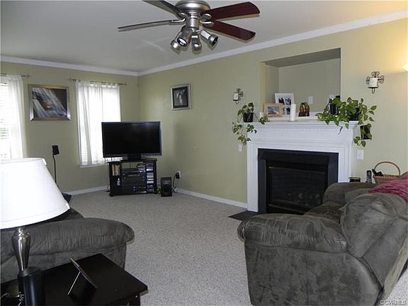 3rd image of 7919 Trumpetvine Ln