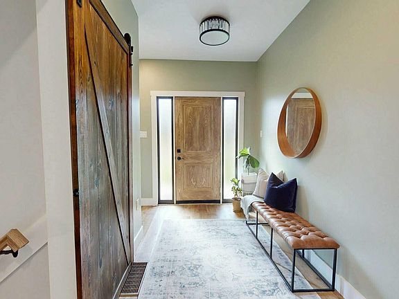4th image of 40 Naveen Ln