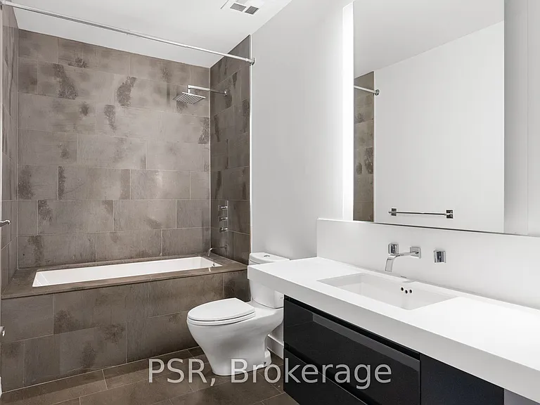 500 Wellington St W #Penthouse 1001 — Photo 19