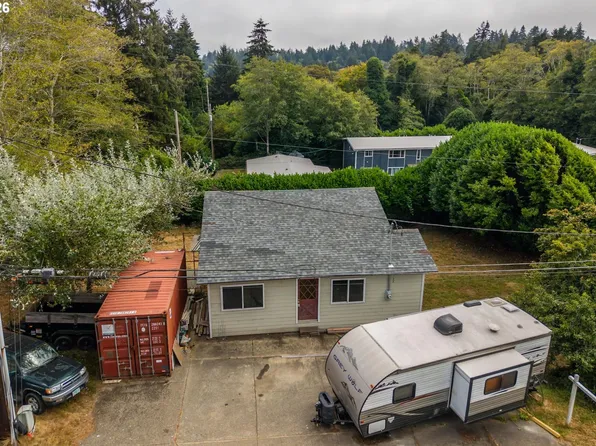 1005 Yew Ave, Coos Bay, OR 97420