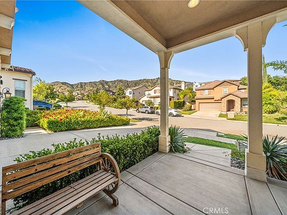 4th image of 702 E Lemon Swirl Dr