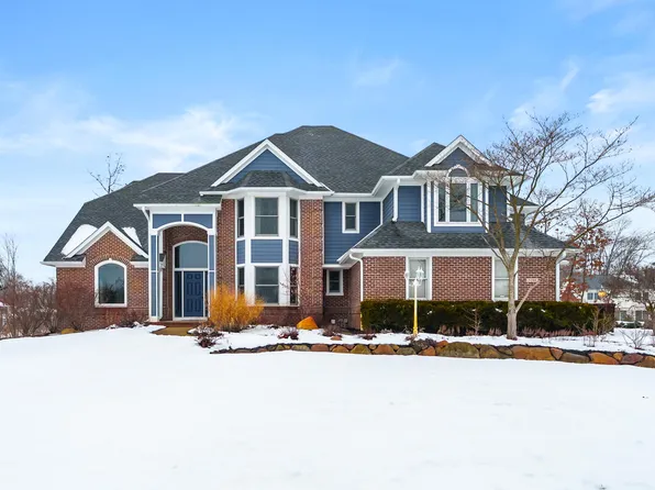 5284 Green Pine Ln, Kalamazoo, MI 49009