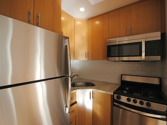 3rd image of 139 Montague St #3A