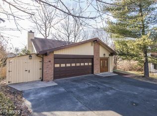 5911 Hall St, Springfield, VA 22152