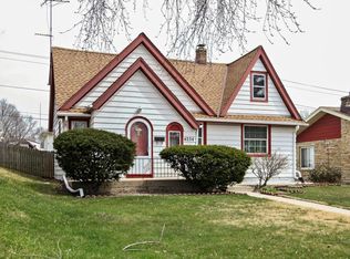 4254 S 1st Pl, Milwaukee, WI 53207