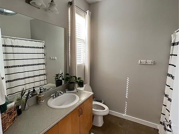 4th image of 445 N Sessions St #2211