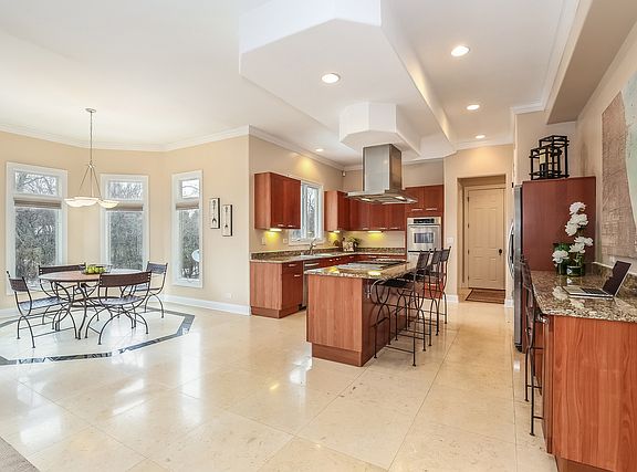 4th image of 18724 W Capri Ct
