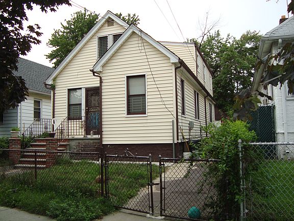 3rd image of 168-15 144 Ave