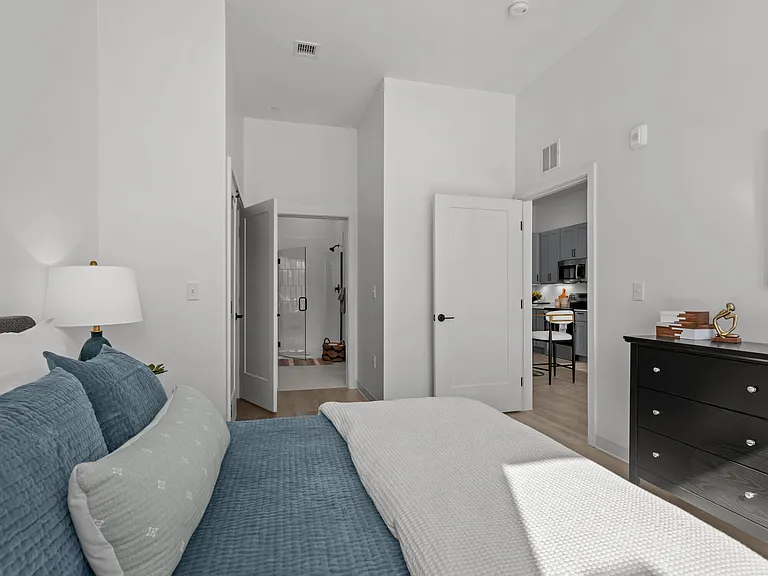 The Elmwood — Photo 17