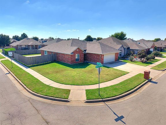 4th image of 500 SW 159th Ter