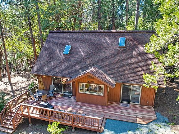 2nd image of 26120 Buckhorn Ln