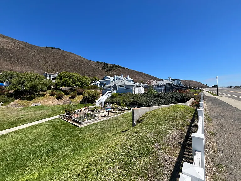 380 Foothill Rd — Photo 34