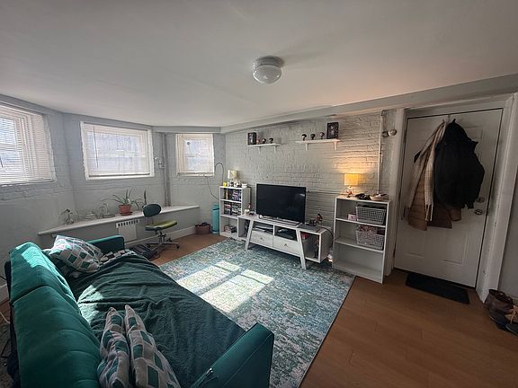 3rd image of 3572 W Cortland St #G