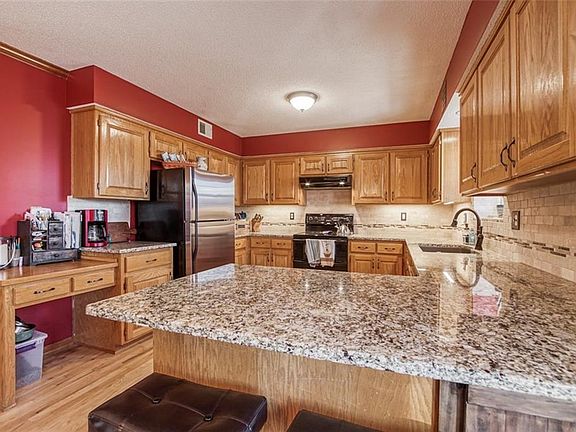 2nd image of 413 S Schubert Dr