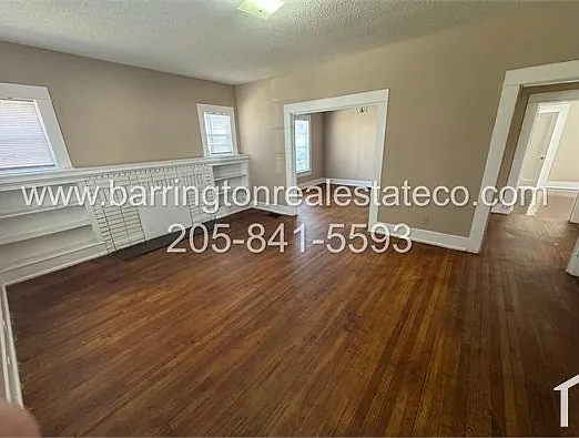 1617 42nd St — Photo 2