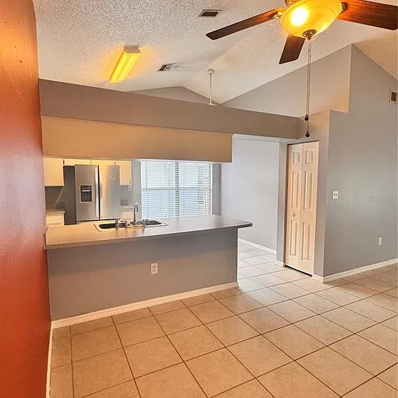 2070 Sarah Louise Dr — Photo 10