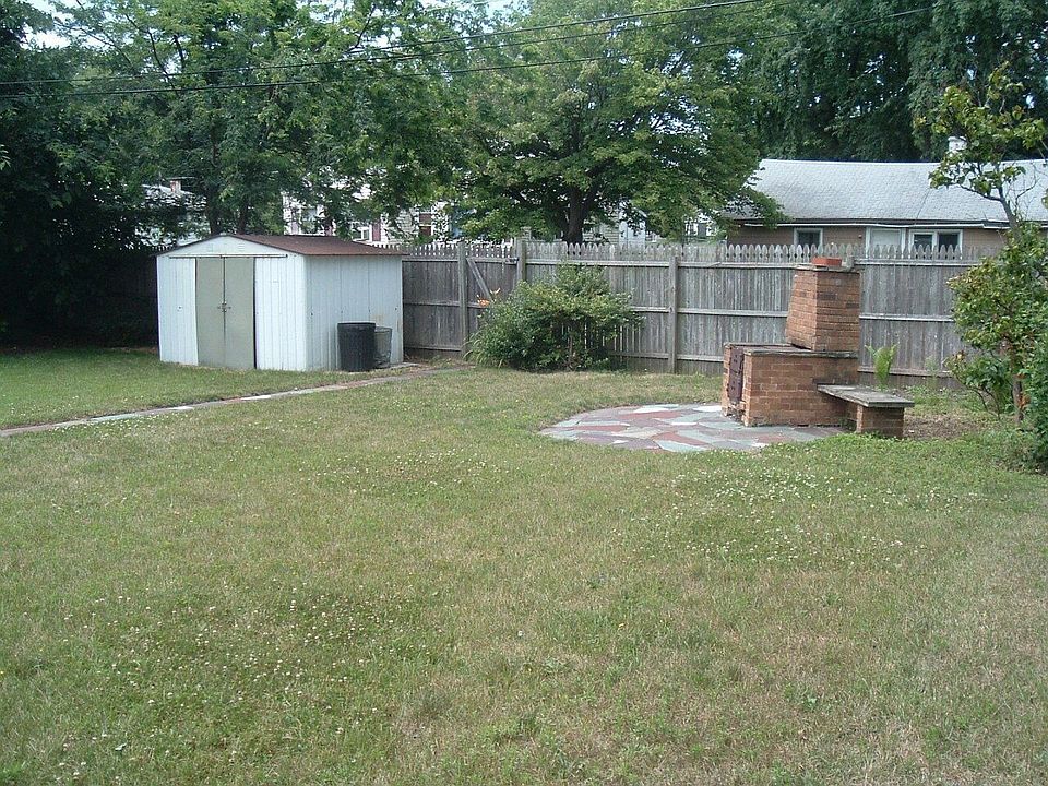 2nd image of 1010 Wright Ave