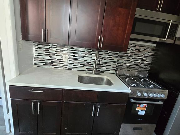 2nd image of 149 Zabriskie St #21L