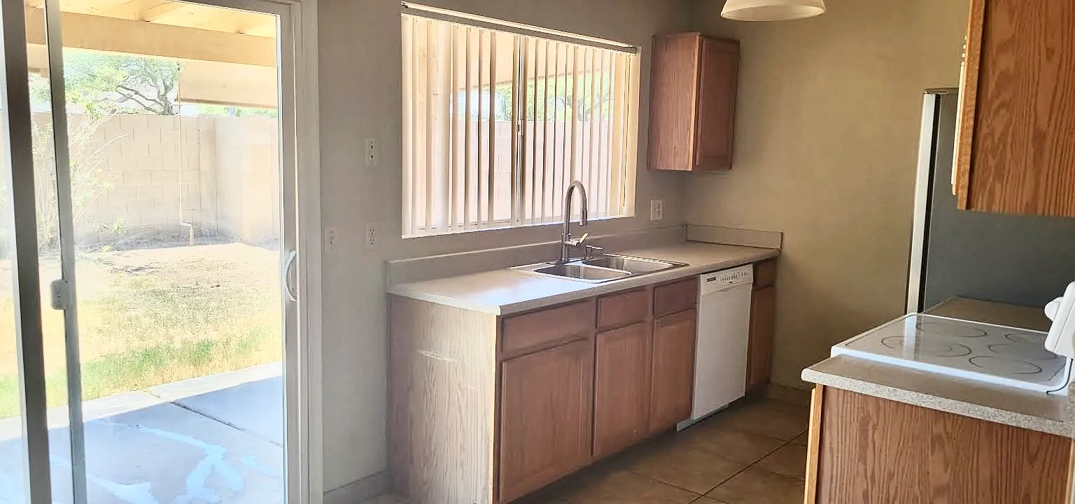 2 bed, 910 sqft, $1,950 — Photo 4