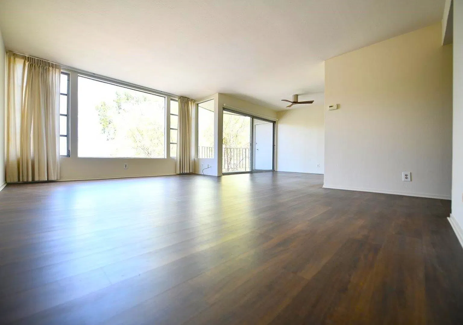 5401 Broadway Terr. — Photo 3