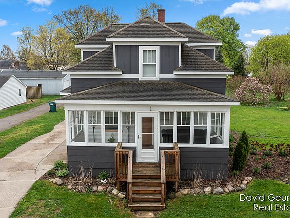 2nd image of 20 W Garfield Ave