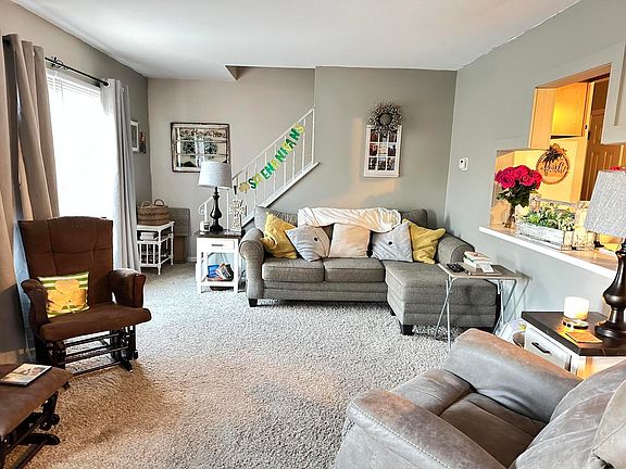 3rd image of 9446 N Parkwood Dr #13D