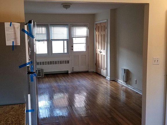 3rd image of 824 E Broadway APT 204