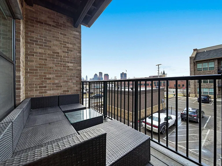 751 N 6th St #205 — Photo 33