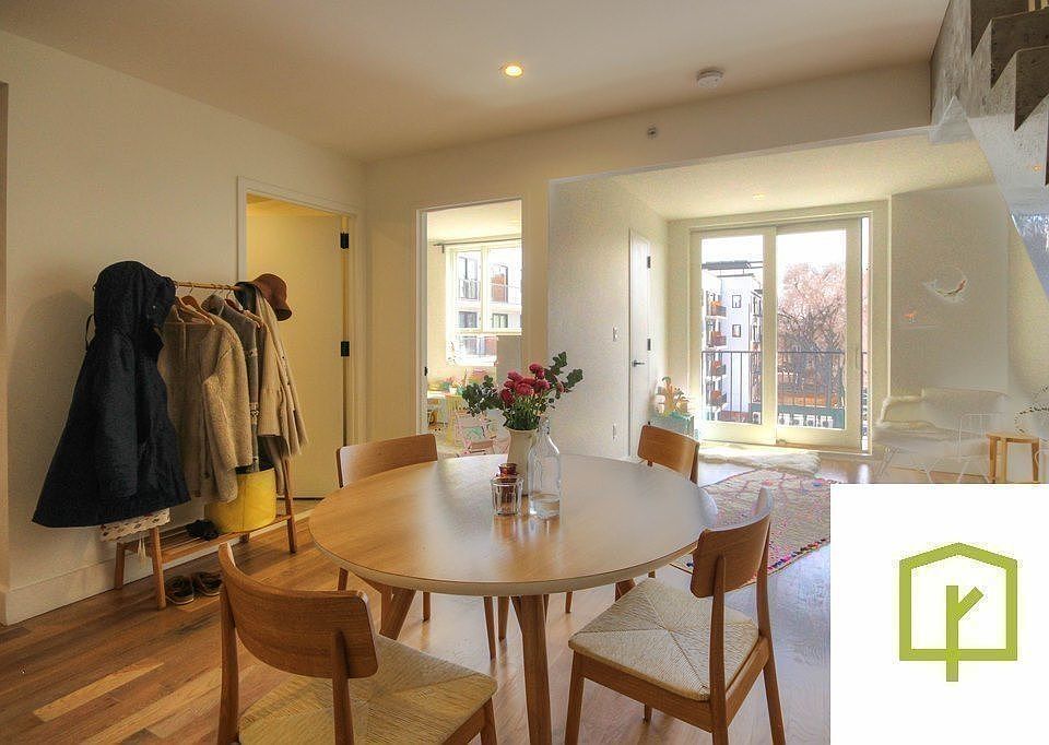 1st image of 10 Lexington Ave #4X