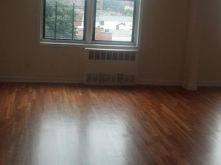 2nd image of 9131 Lamont Ave APT 4B