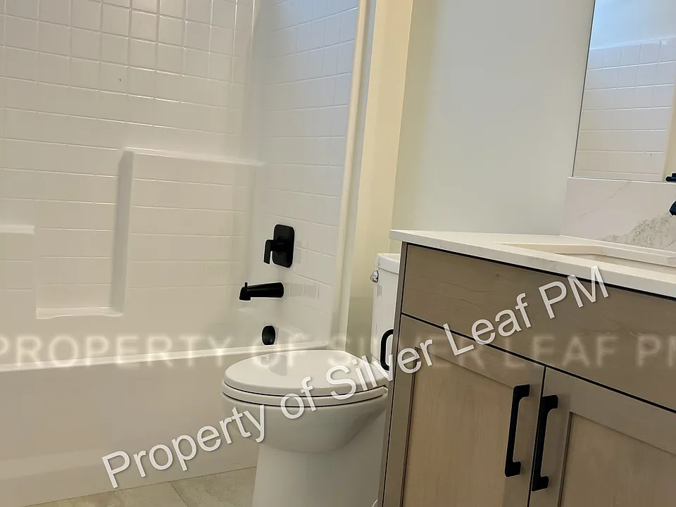 475 E Chevy Dr