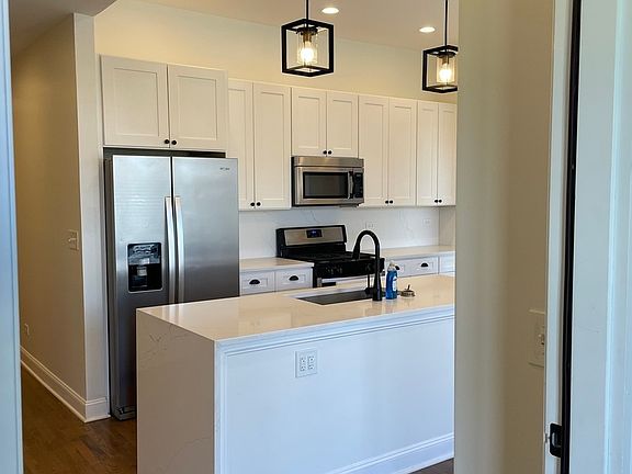 4th image of 6355 S Maryland Ave #1