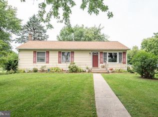 153 W Willow Rd, Willow Street, PA 17584