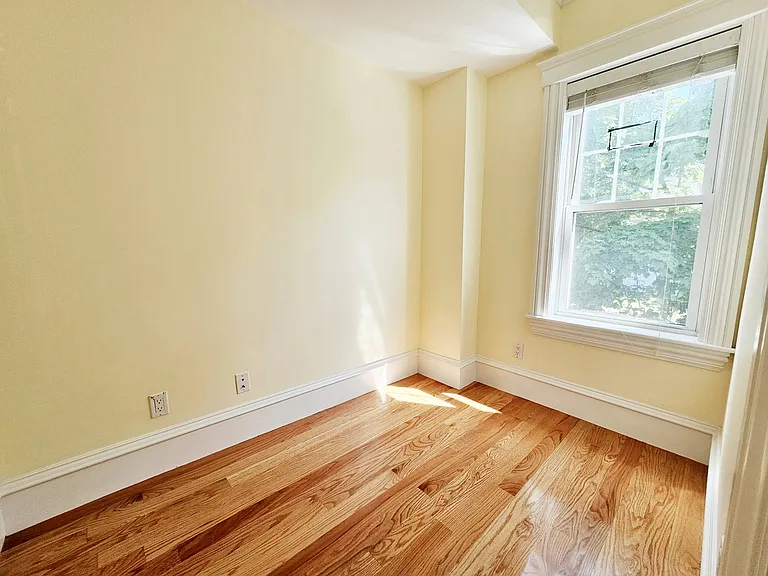 127 Nonantum St #3 — Photo 15