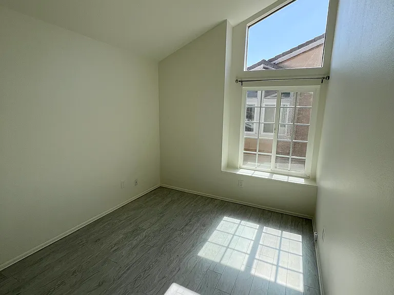 4842 King Cir #A — Photo 8